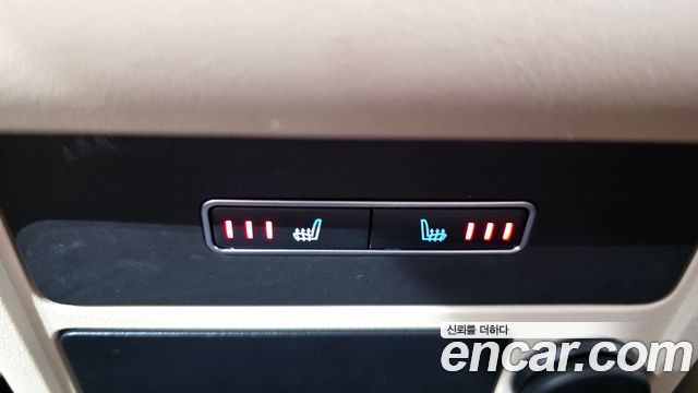 Jaguar XF 2018 — photo 34