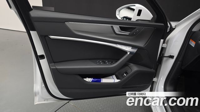 Audi A6 2021 — photo 14