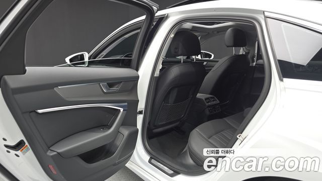 Audi A6 2021 — photo 16