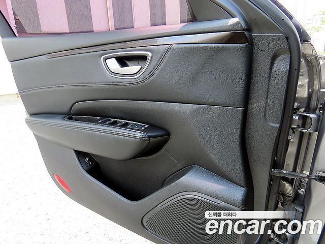 Renault Korea SM6 2019 — photo 13
