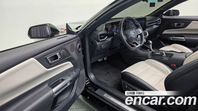 Ford Mustang 2025 — photo 11