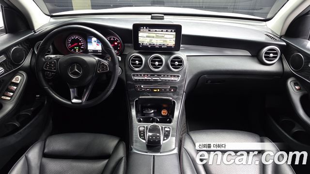 Mercedes-Benz GLC-Class 2019 — photo 10