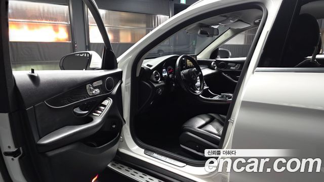 Mercedes-Benz GLC-Class 2019 — photo 13