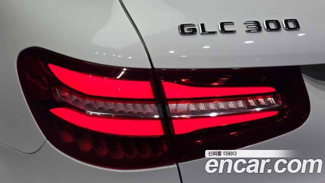 Mercedes-Benz GLC-Class 2019 — photo 9