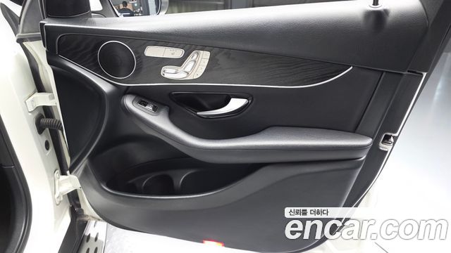 Mercedes-Benz GLC-Class 2019 — photo 14