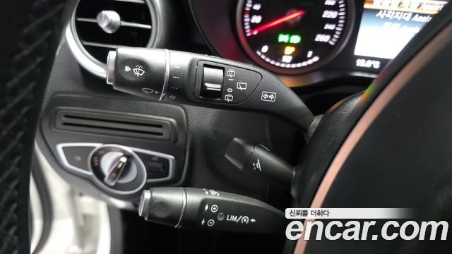 Mercedes-Benz GLC-Class 2019 — photo 29