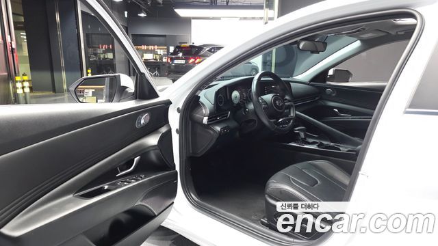 Hyundai AVANTE 2023 — photo 13