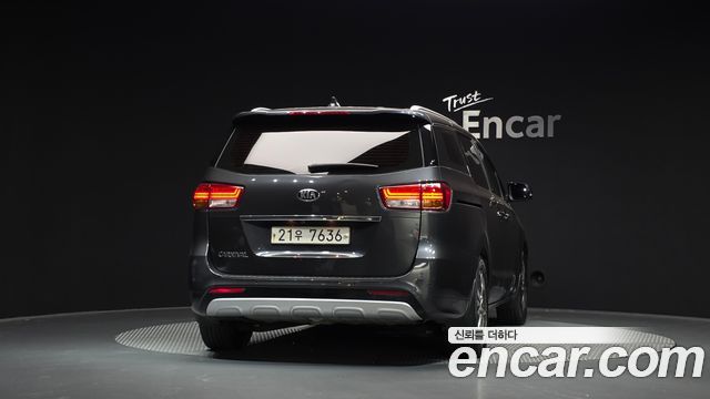 Kia Canival 2018 — photo 4