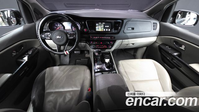 Kia Canival 2018 — photo 7