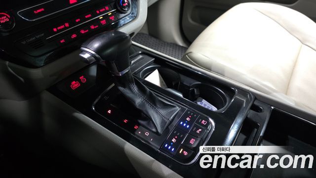 Kia Canival 2018 — photo 9