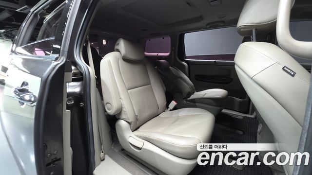 Kia Canival 2018 — photo 12