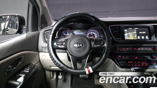 Kia Canival 2018 — photo 13