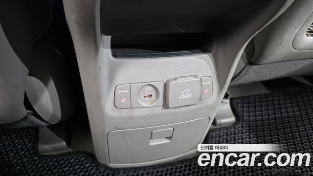 Kia Canival 2018 — photo 18