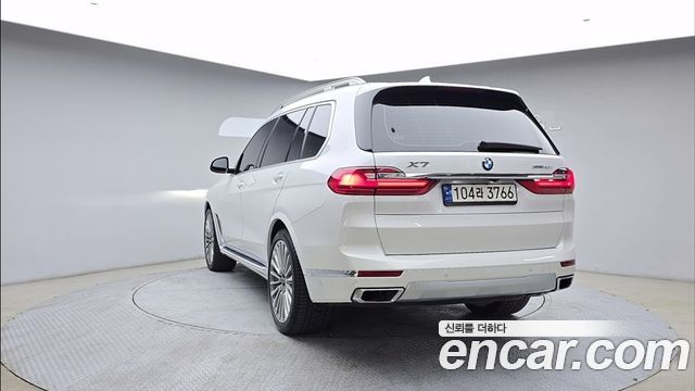 BMW X7 2022 — photo 2