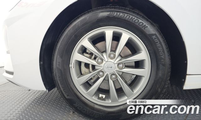 Hyundai AVANTE 2019 — photo 5