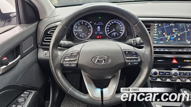 Hyundai AVANTE 2019 — photo 19