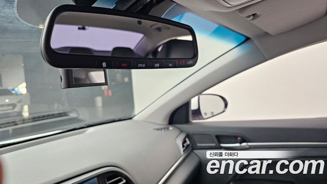 Hyundai AVANTE 2019 — photo 25