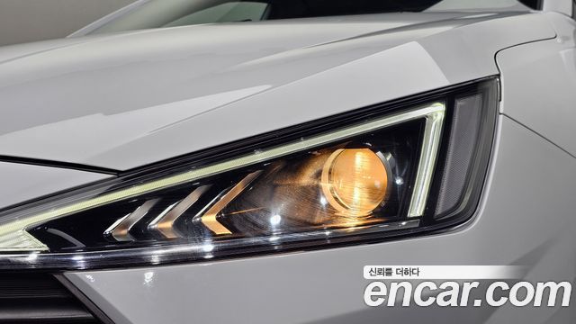 Hyundai AVANTE 2019 — photo 8