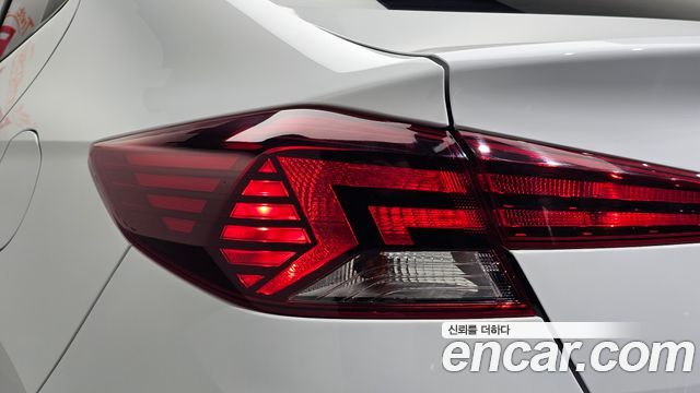 Hyundai AVANTE 2019 — photo 9