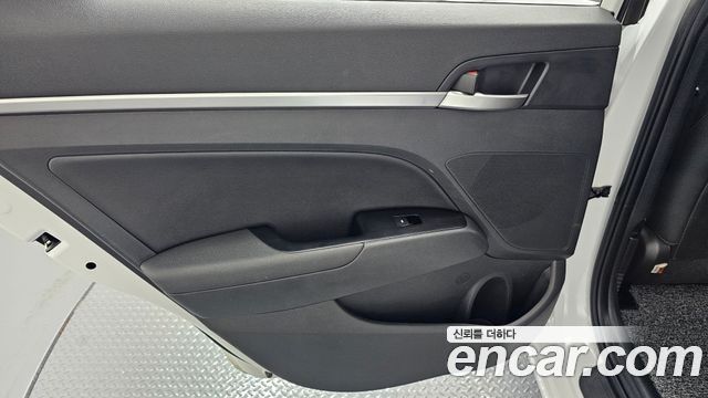 Hyundai AVANTE 2019 — photo 15