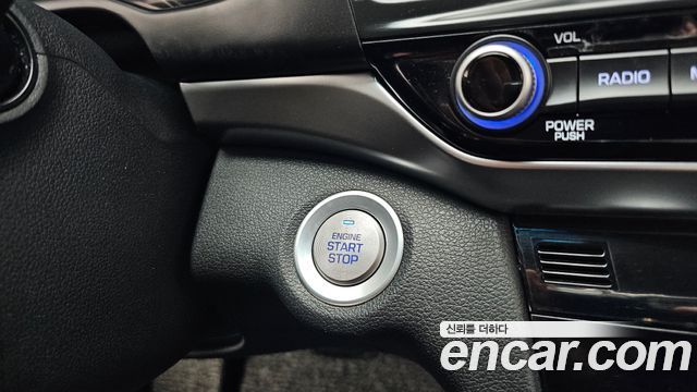 Hyundai AVANTE 2019 — photo 30