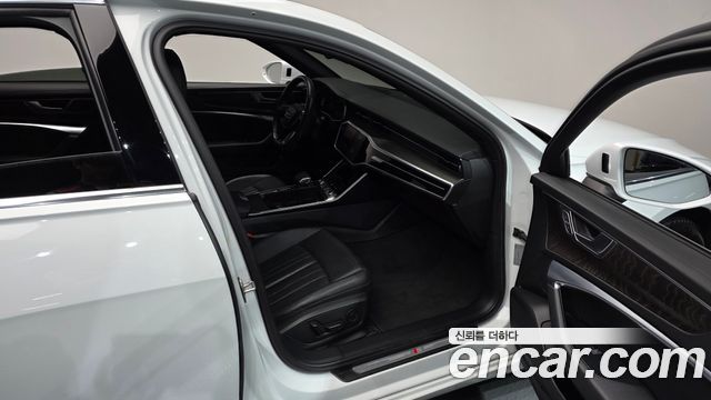Audi A6 2020 — photo 17