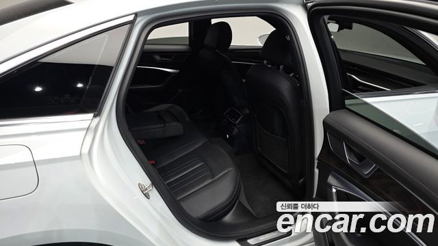 Audi A6 2020 — photo 18