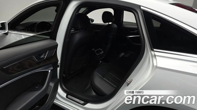 Audi A6 2020 — photo 16