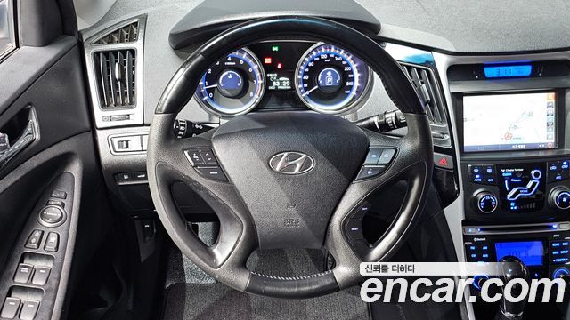 Hyundai Sonata 2012 — photo 13