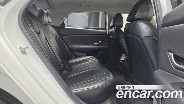 Hyundai AVANTE 2022 — photo 17