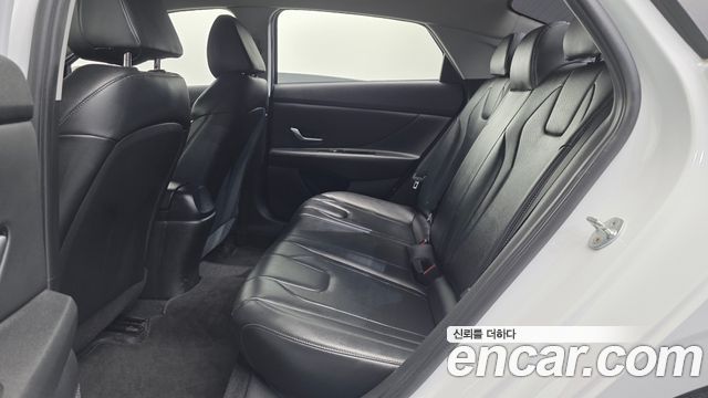 Hyundai AVANTE 2022 — photo 25