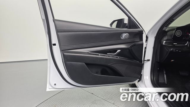 Hyundai AVANTE 2022 — photo 14