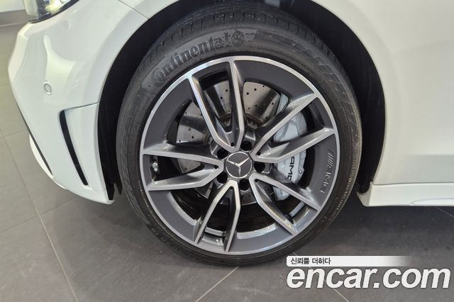 Mercedes-Benz C-Class 2023 — photo 5