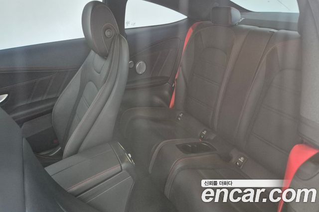 Mercedes-Benz C-Class 2023 — photo 10