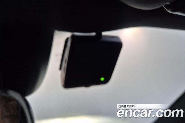 Mercedes-Benz C-Class 2023 — photo 17