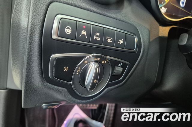 Mercedes-Benz C-Class 2023 — photo 19