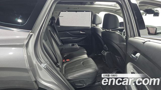 Hyundai Santafe 2023 — photo 17