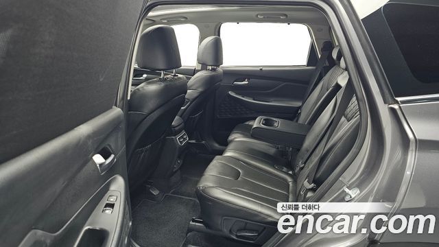 Hyundai Santafe 2023 — photo 18