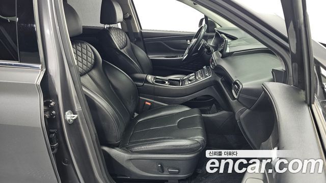 Hyundai Santafe 2023 — photo 16
