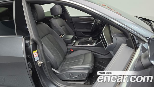 Audi A7 2021 — photo 16