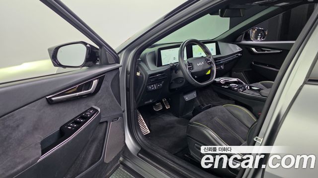 Kia EV6 2023 — photo 13