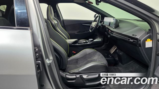 Kia EV6 2023 — photo 17