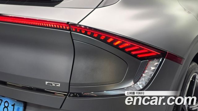Kia EV6 2023 — photo 9