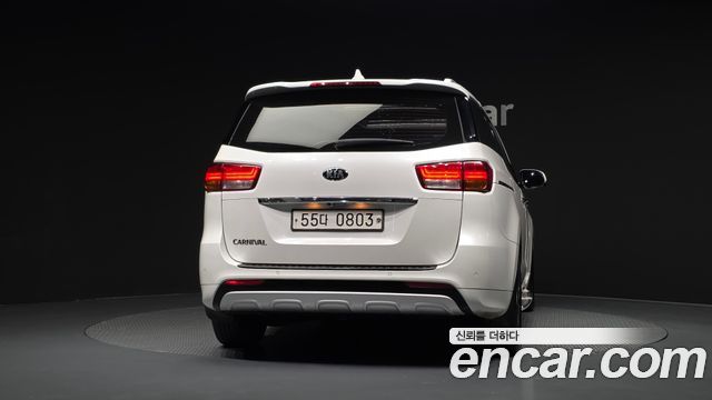 Kia Canival 2016 — photo 4