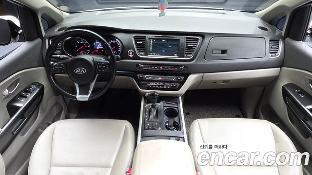 Kia Canival 2016 — photo 7