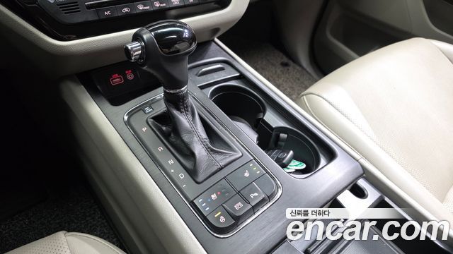 Kia Canival 2016 — photo 9