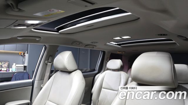 Kia Canival 2016 — photo 19