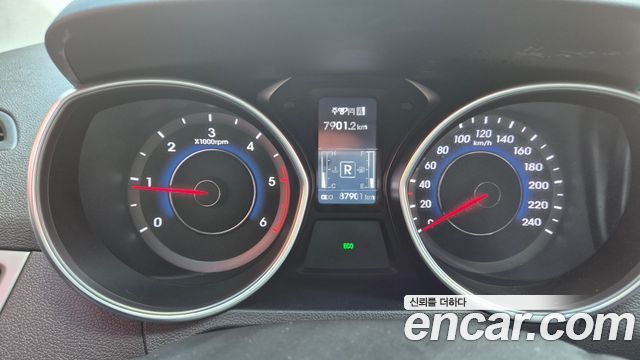 Hyundai AVANTE 2014 — photo 8