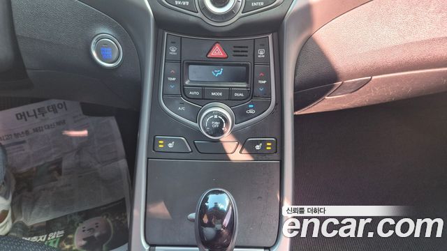 Hyundai AVANTE 2014 — photo 11