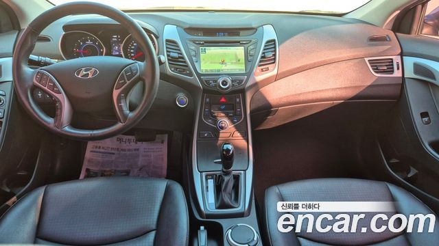 Hyundai AVANTE 2014 — photo 13